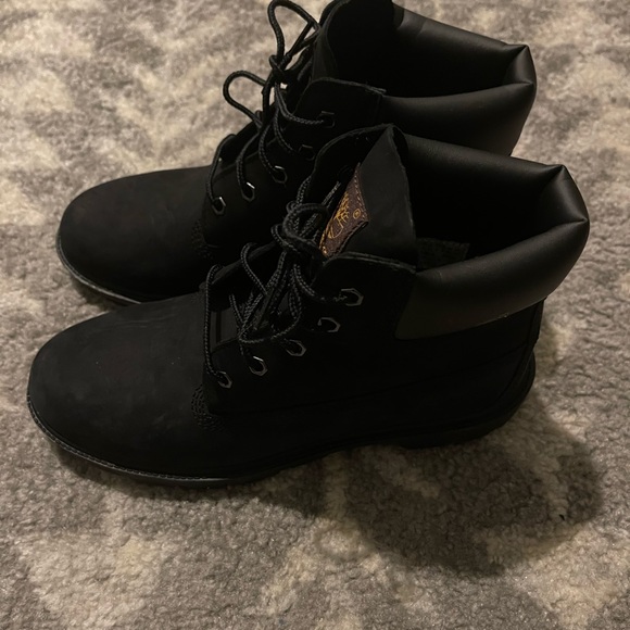 Black Timberland boots. - Picture 1 of 7